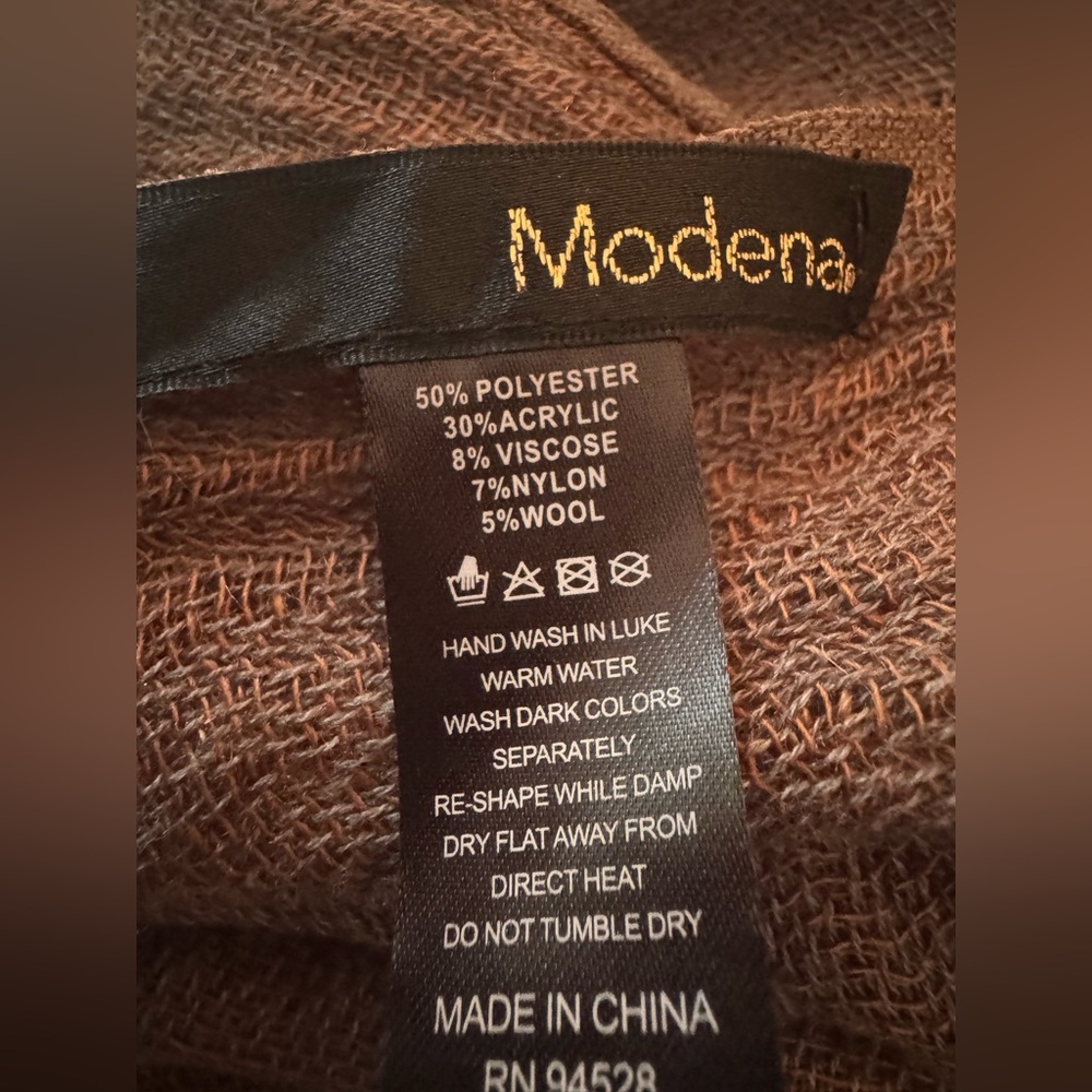 Modena Large Scarf - Picture 4 of 7